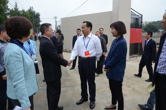 双流区政协主席胡天成率队视察双流永安中学