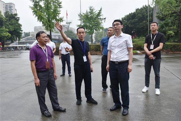 双流区委常委统战部长董成调研指导棠外工作