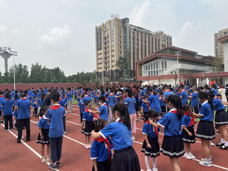 棠湖小学图片