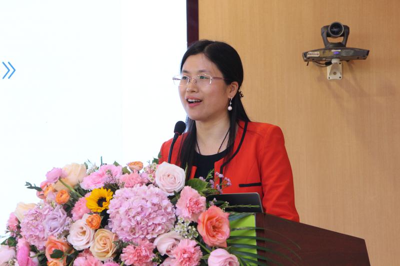 巫园作表态发言