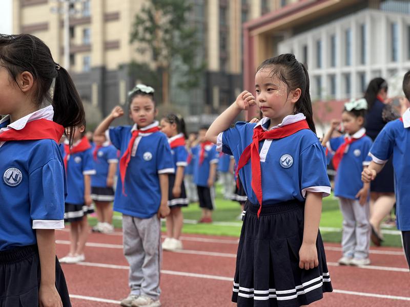 棠湖小学图片