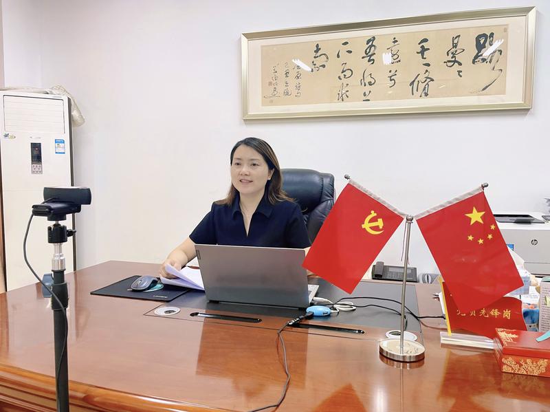 1双流特校党支部书记、校长夏伶俐致辞